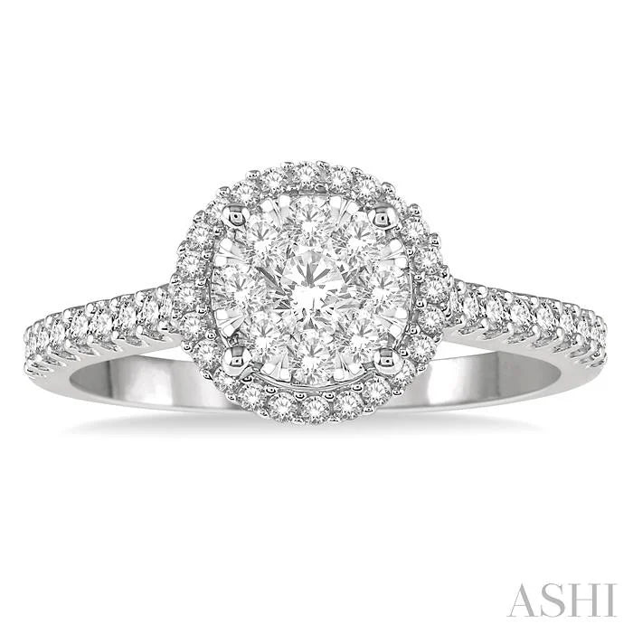 Round Shape Halo Lovebright Essential Diamond Engagement Ring