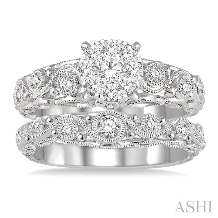 Round Shape Lovebright Diamond Wedding Set
