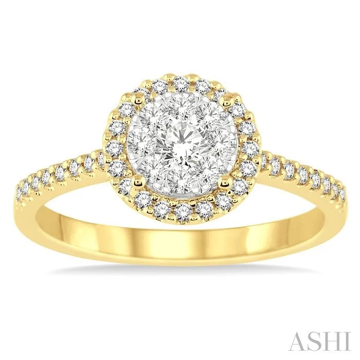 Round Shape Halo Lovebright Essential Diamond Engagement Ring