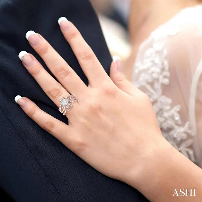 Round Shape Halo Lovebright Diamond Wedding Set