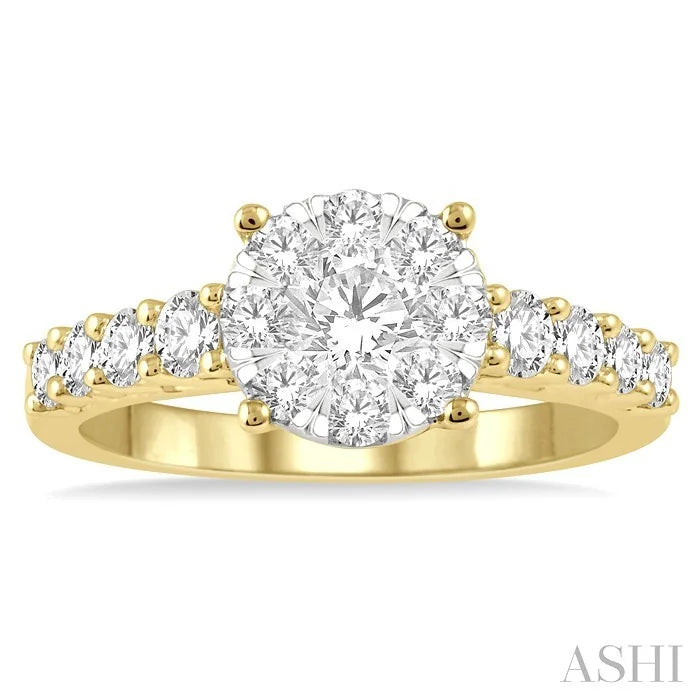 Round Shape Lovebright Essential Diamond Engagement Ring