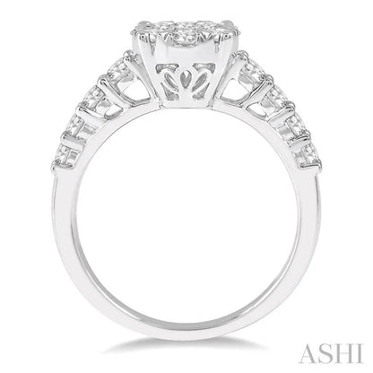 Round Shape Lovebright Essential Diamond Engagement Ring