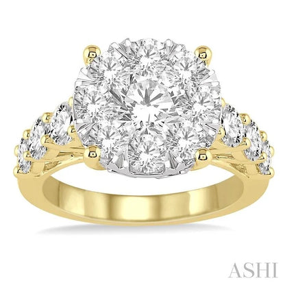 Round Shape Lovebright Essential Diamond Engagement Ring
