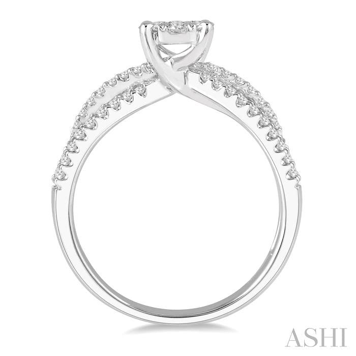 Round Shape Lovebright Diamond Engagement Ring