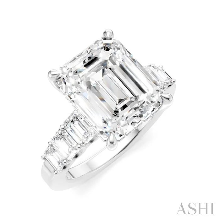 Emerald Shape Semi-Mount Diamond Engagement Ring