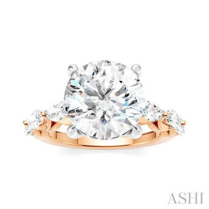 Round Shape Semi-Mount Diamond Engagement Ring