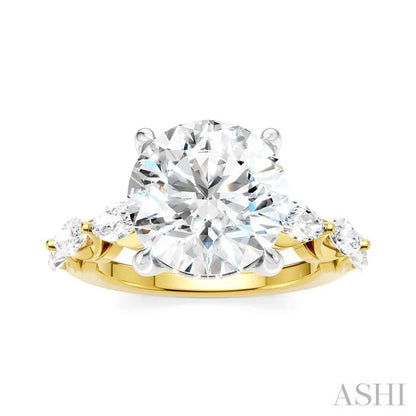Round Shape Semi-Mount Diamond Engagement Ring