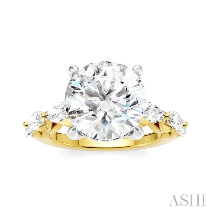 Round Shape Semi-Mount Diamond Engagement Ring