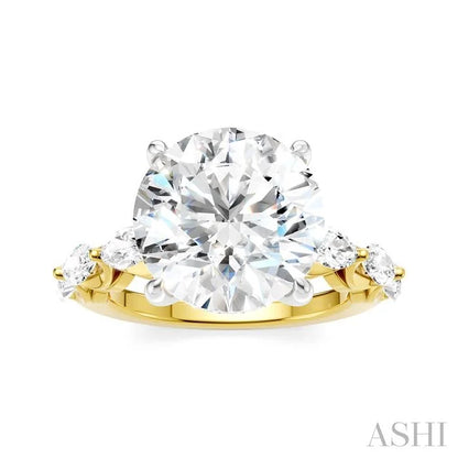 Round Shape Semi-Mount Diamond Engagement Ring
