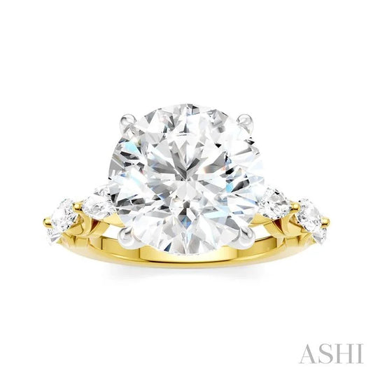 Round Shape Semi-Mount Diamond Engagement Ring