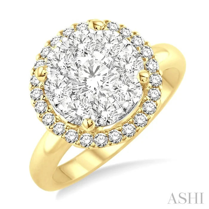 Round Shape Halo Lovebright Essential Diamond Engagement Ring