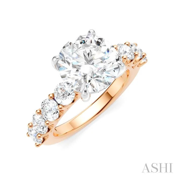 Round Shape Semi-Mount Diamond Engagement Ring
