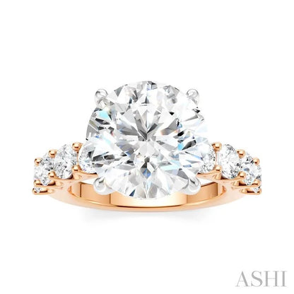 Round Shape Semi-Mount Diamond Engagement Ring