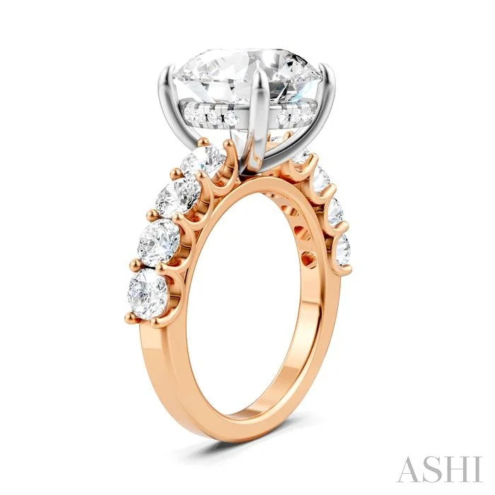 Round Shape Semi-Mount Diamond Engagement Ring