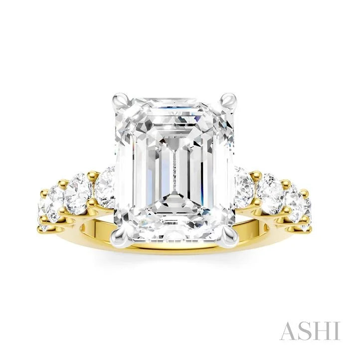 Emerald Shape Semi-Mount Diamond Engagement Ring