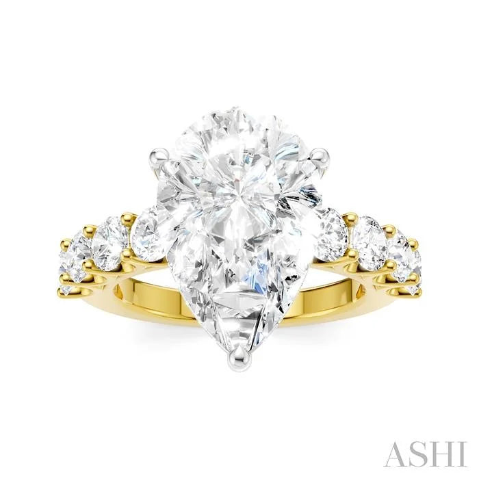 Pear Shape Semi-Mount Diamond Engagement Ring