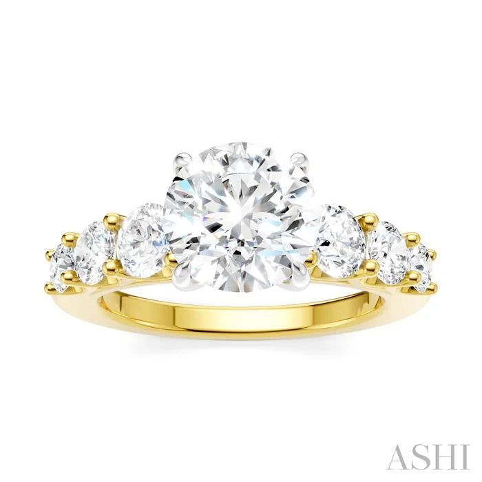 Round Shape Semi-Mount Diamond Engagement Ring