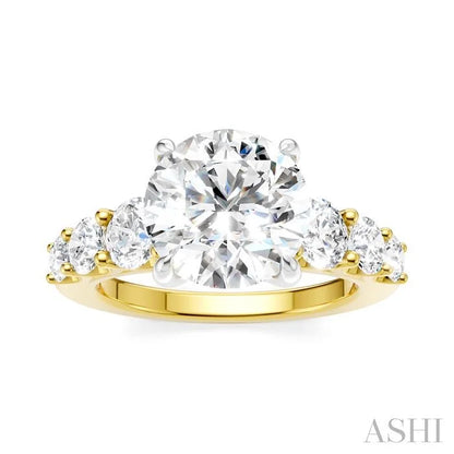 Round Shape Semi-Mount Diamond Engagement Ring