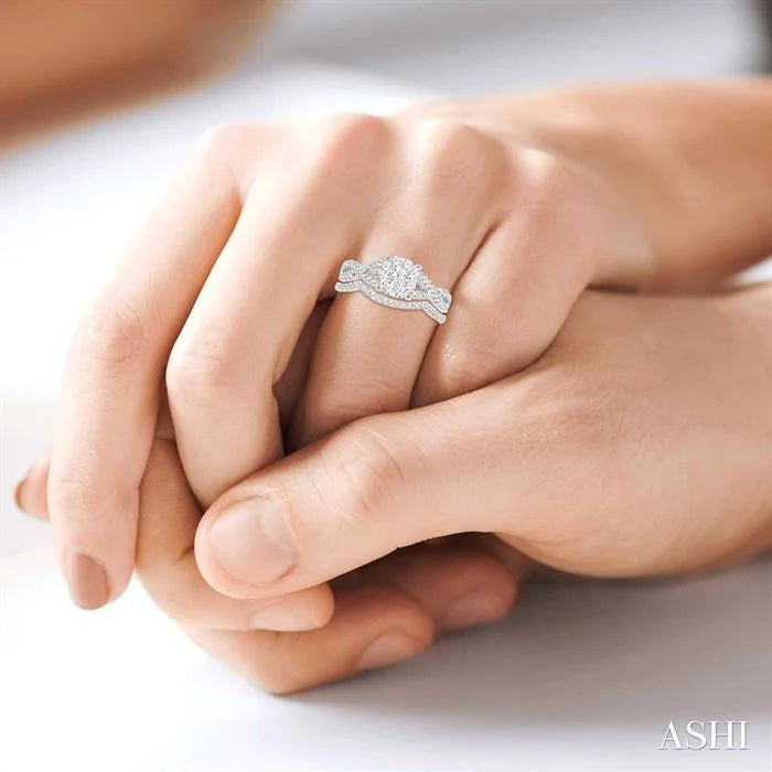 Round Shape Lovebright Diamond Wedding Set