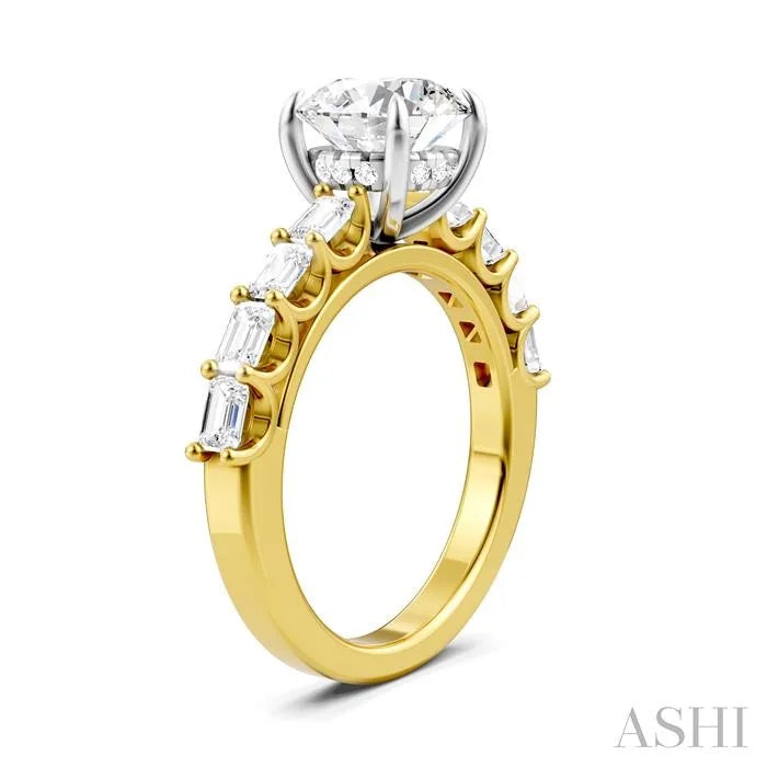 Round Shape Semi-Mount Diamond Engagement Ring