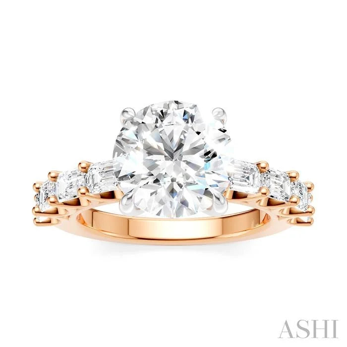 Round Shape Semi-Mount Diamond Engagement Ring