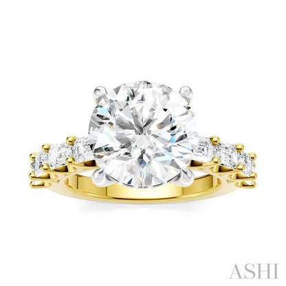 Round Shape Semi-Mount Diamond Engagement Ring