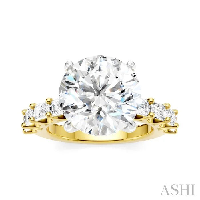 Round Shape Semi-Mount Diamond Engagement Ring