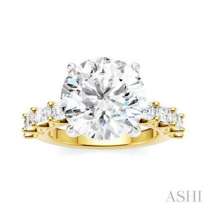 Round Shape Semi-Mount Diamond Engagement Ring