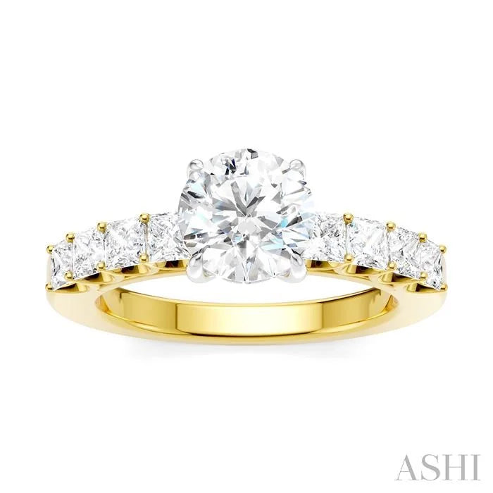 Round Shape Semi-Mount Diamond Engagement Ring