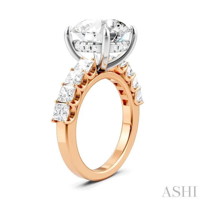 Round Shape Semi-Mount Diamond Engagement Ring