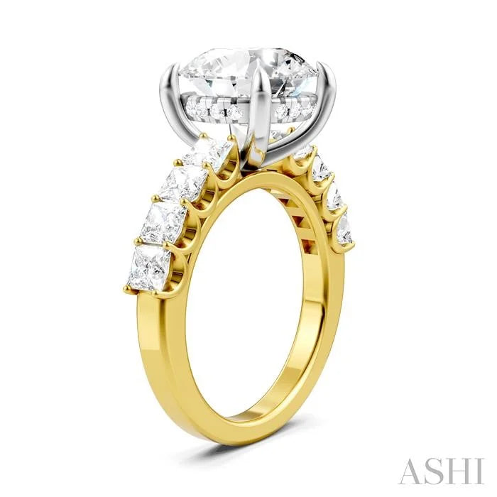 Round Shape Semi-Mount Diamond Engagement Ring