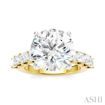 Round Shape Semi-Mount Diamond Engagement Ring