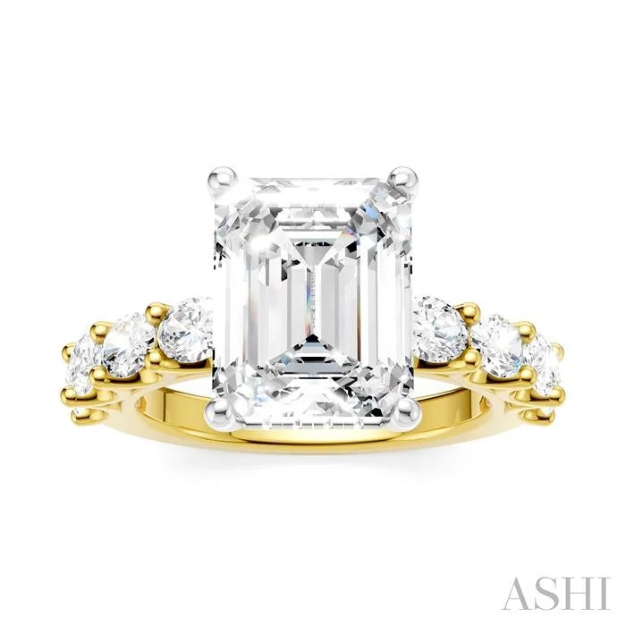Emerald Shape Semi-Mount Diamond Engagement Ring