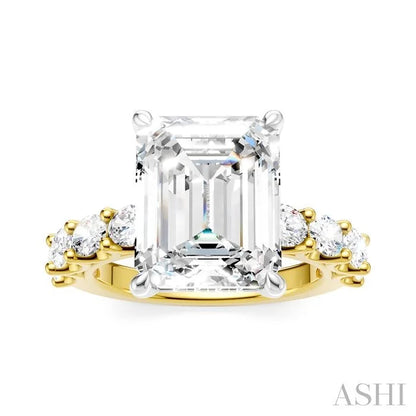 Emerald Shape Semi-Mount Diamond Engagement Ring
