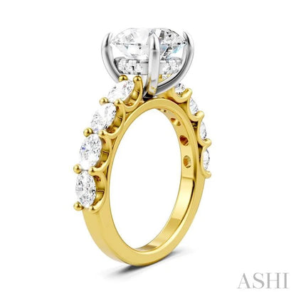 Round Shape Semi-Mount Diamond Engagement Ring