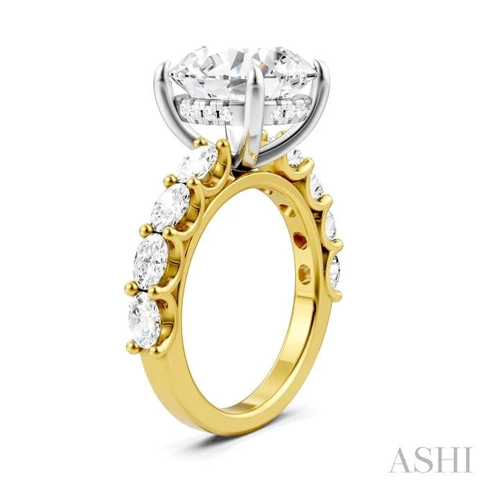 Round Shape Semi-Mount Diamond Engagement Ring