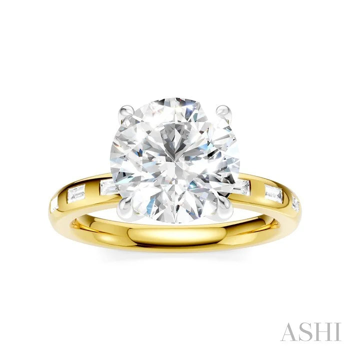 Round Shape Semi-Mount Diamond Engagement Ring