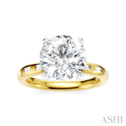 Round Shape Semi-Mount Diamond Engagement Ring