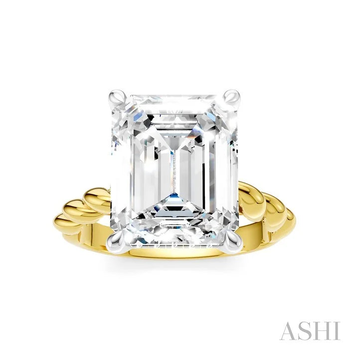 Emerald Shape Semi-Mount Diamond Engagement Ring