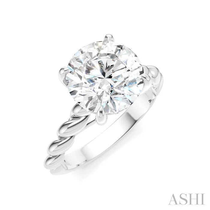 Round Shape Semi-Mount Diamond Engagement Ring