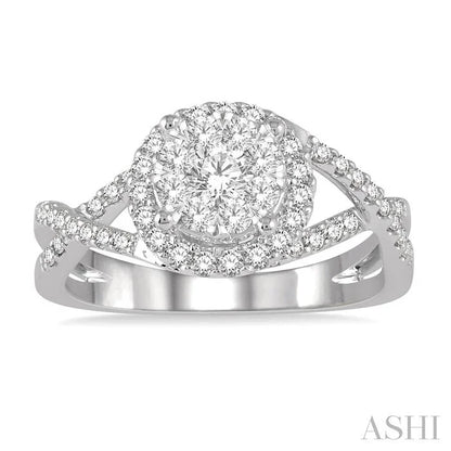Round Shape Halo Lovebright Diamond Engagement Ring