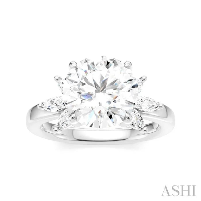 Round Shape Semi-Mount Diamond Engagement Ring