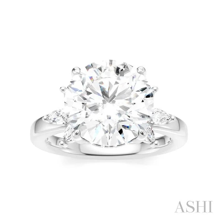 Round Shape Semi-Mount Diamond Engagement Ring