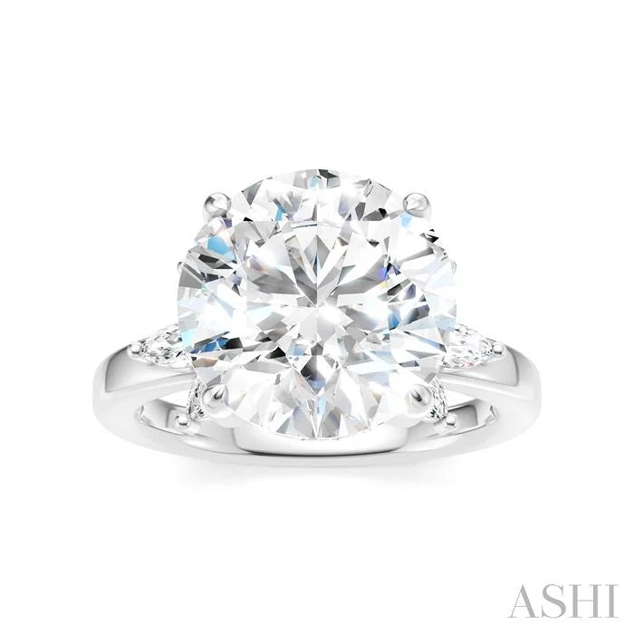 Round Shape Semi-Mount Diamond Engagement Ring