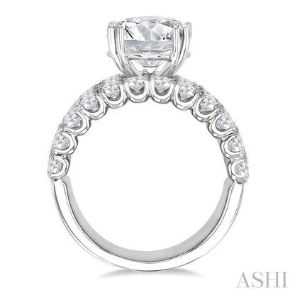 Round Shape Semi-Mount Diamond Engagement Ring