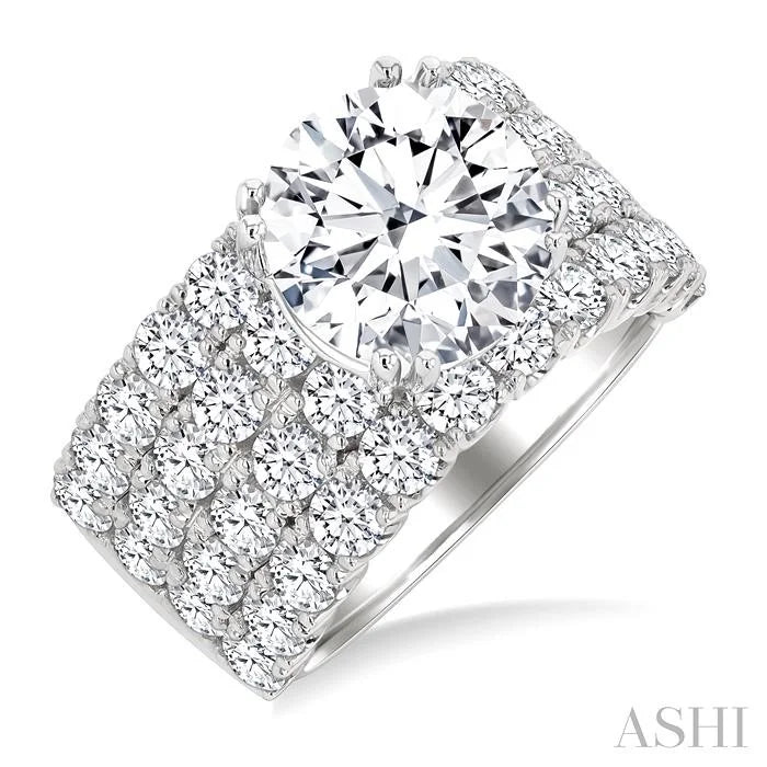 Round Shape Semi-Mount Diamond Engagement Ring