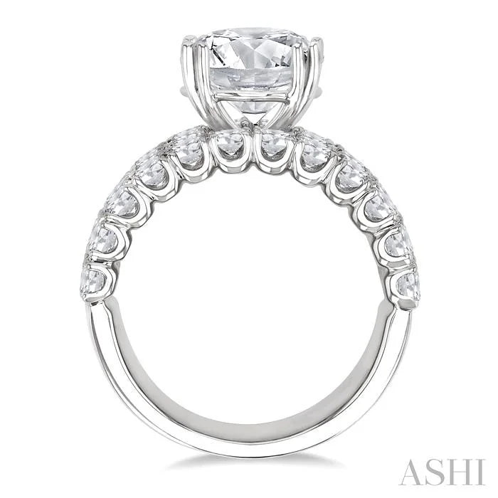 Round Shape Semi-Mount Diamond Engagement Ring