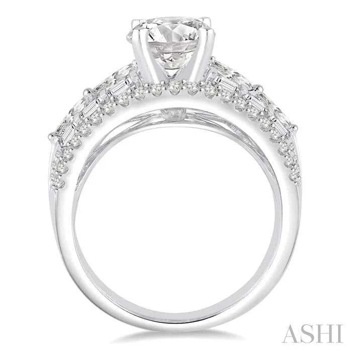 Round Shape Semi-Mount Diamond Engagement Ring