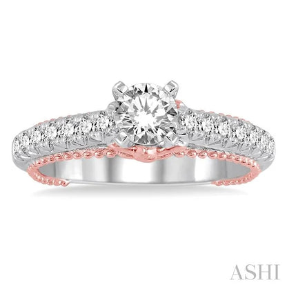 Round Shape Diamond Engagement Ring