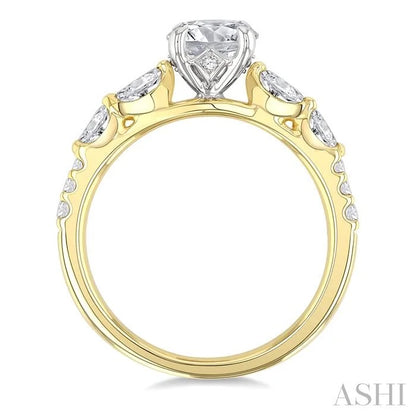 Round Shape Semi-Mount Diamond Engagement Ring